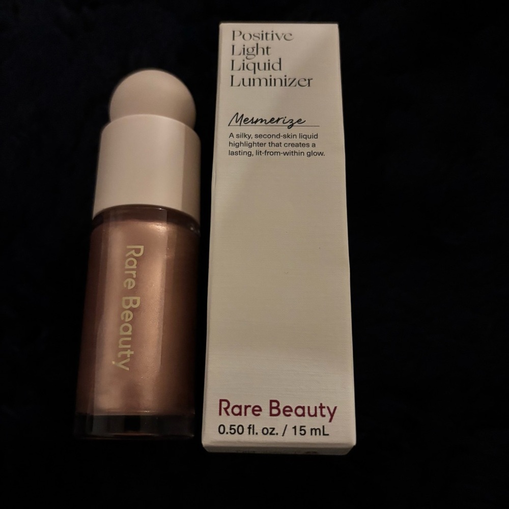 Rare Beauty Positive Light Liquid Luminizer - Mesmerize